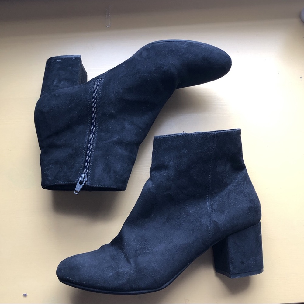 Black suede target boots
